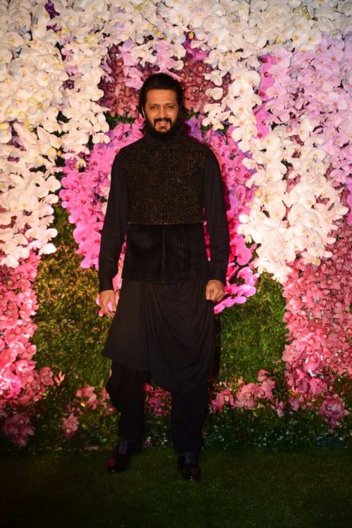 ritesh deshmukh in ethnic look