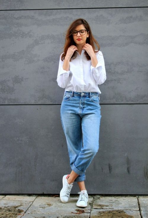 mom jeans with white shirt