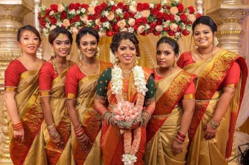 bridesmaid sarees matches with mandap