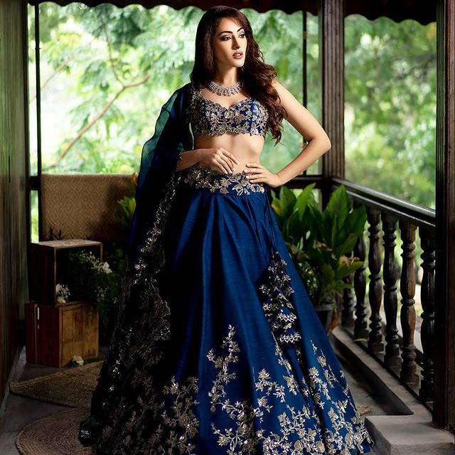 latest work details on lehenga-2021