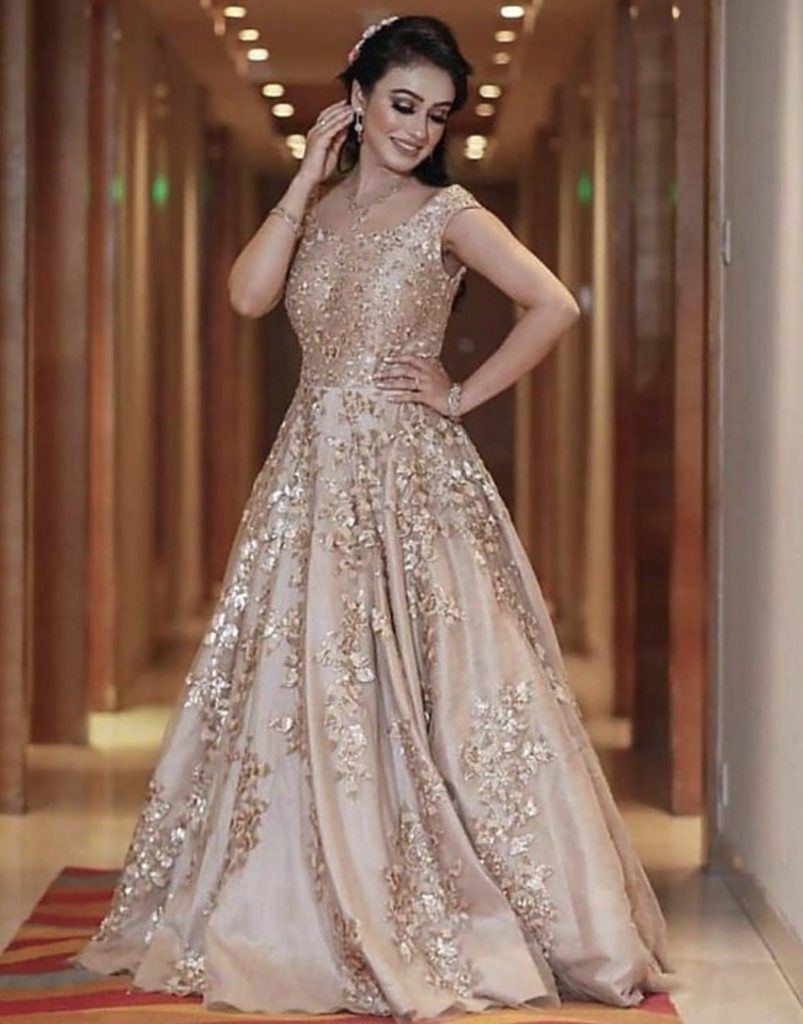 golden embroidery gown for pre-wedding