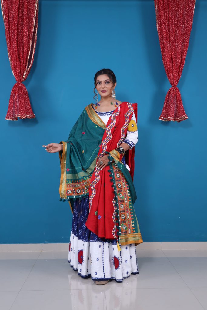 Dupatta Shawl draping for Navratri look