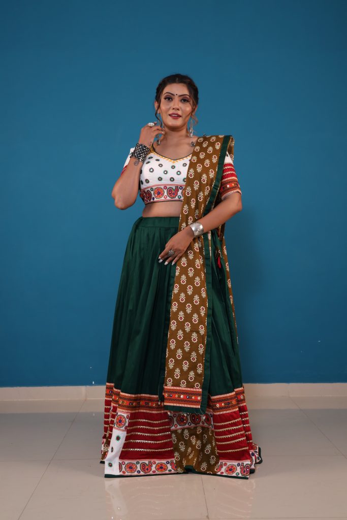 Saree Dupatta Draping on Navratri Lehenga