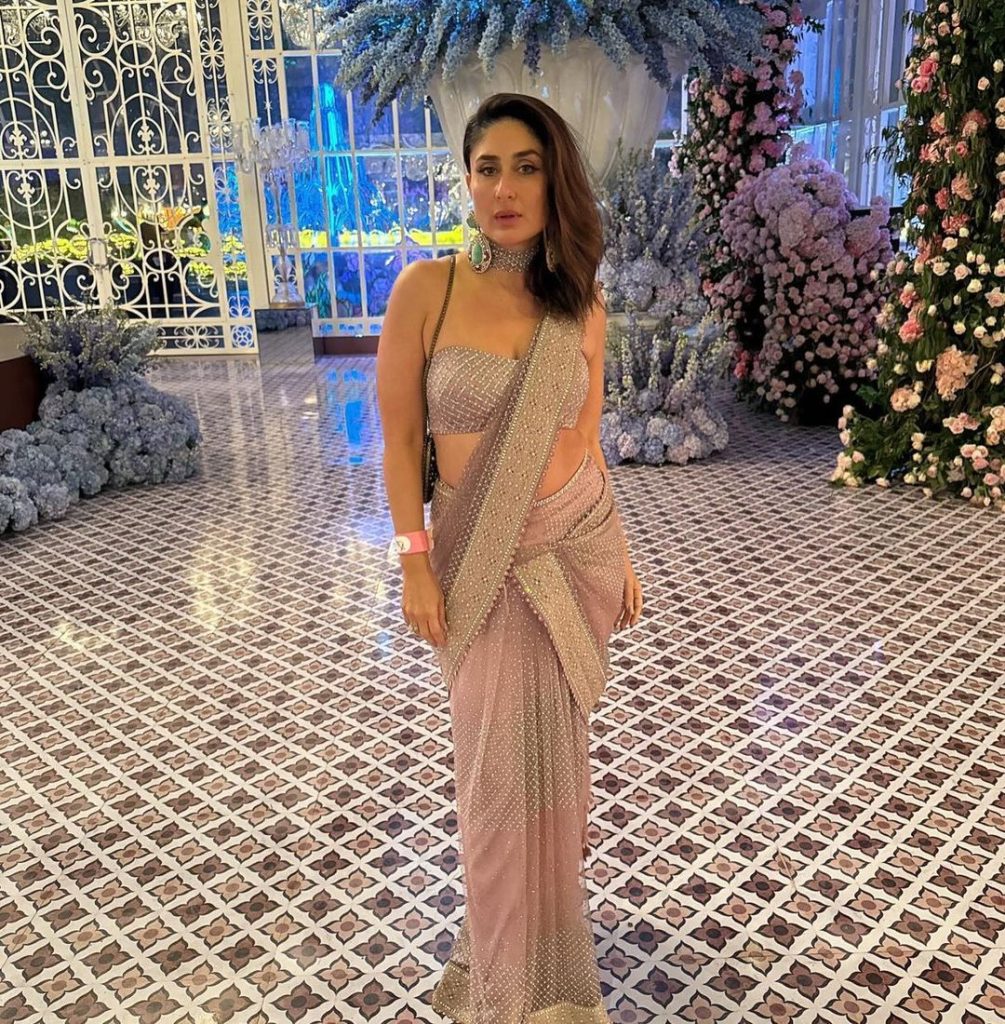 Kareena Kapoor’s Cocktail Saree at Anant-Radika Pre wedding-min