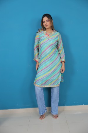 How to wear Kurti Sets in Modern Style